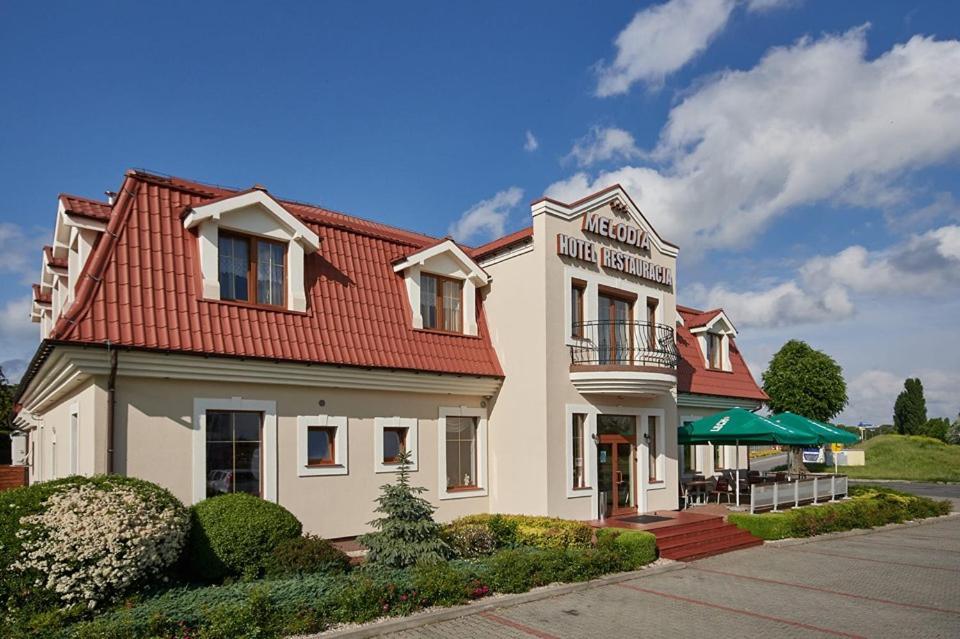 Hotel Melodia *** Buk  Extérieur photo