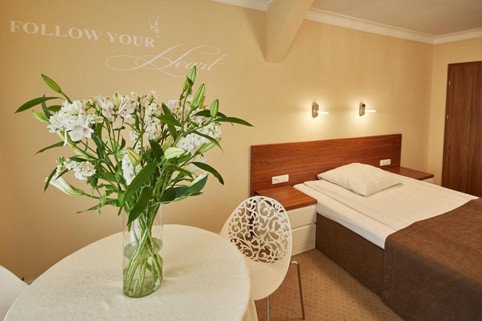 Hotel Melodia *** Buk  Extérieur photo
